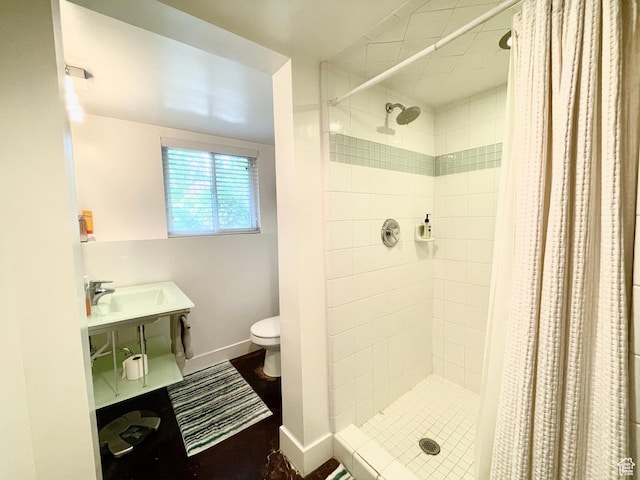 3411 E Enchanted View Dr S, Cottonwood Heights, UT 84121 - bathroom with toilet and a shower stall
