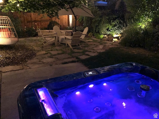 3411 E Enchanted View Dr S, Cottonwood Heights, UT 84121 - view of swimming pool with a hot tub and a patio
