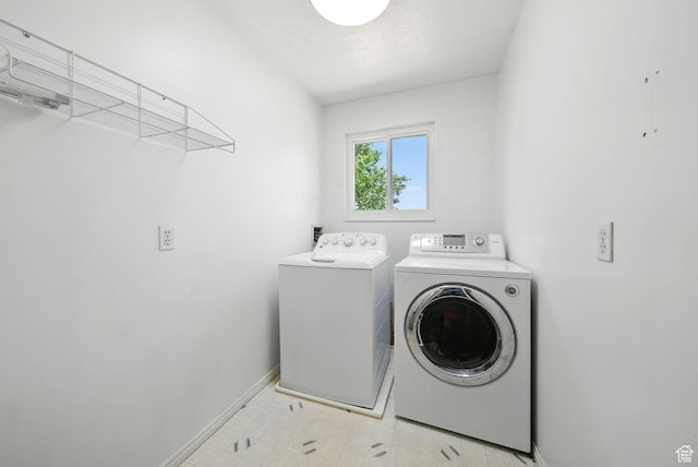 3474 W 7520 S, West Jordan, UT 84084 - laundry room featuring washing machine and dryer and baseboards