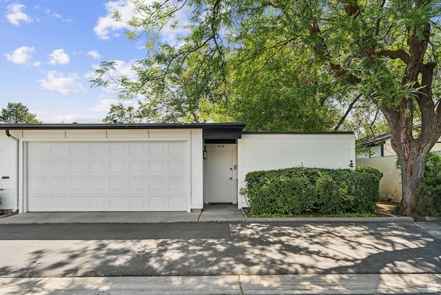 4178 S 650 E, Murray, UT 84107 - mid-century home with a garage
