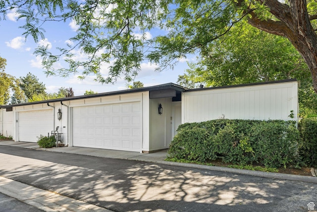 4178 S 650 E, Murray, UT 84107 - view of front of home with a detached garage
