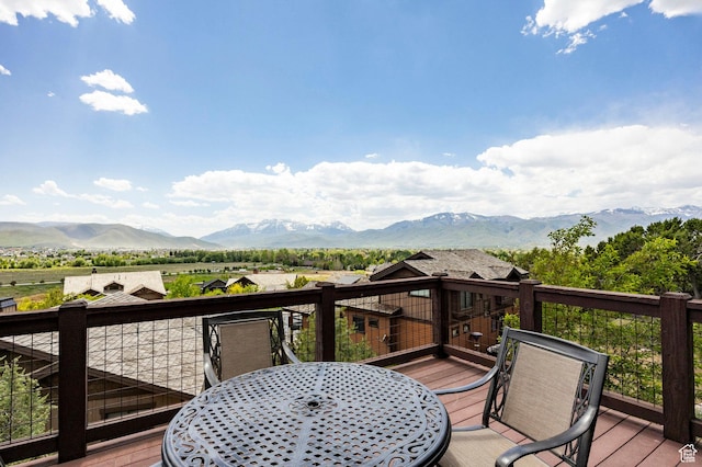 285 N Kings Peak Ct, Heber City, UT 84032 - deck with outdoor dining space and a mountain view