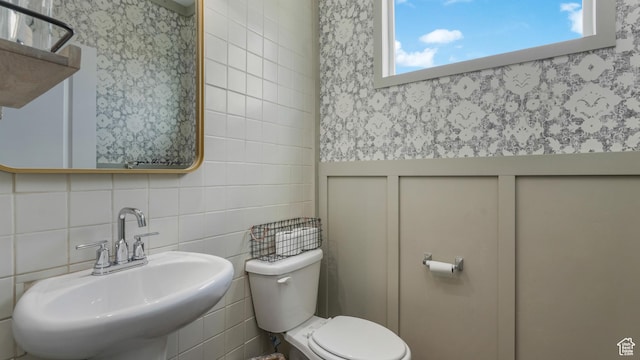748 S Crooked Post Way, Saratoga Springs, UT 84045 - half bathroom featuring tile walls and wallpapered walls