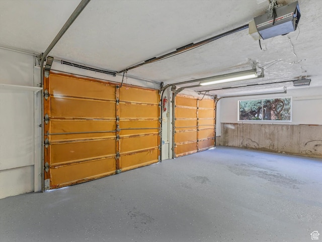 8359 S Fayeway Dr, Sandy, UT 84094 - garage with a garage door opener
