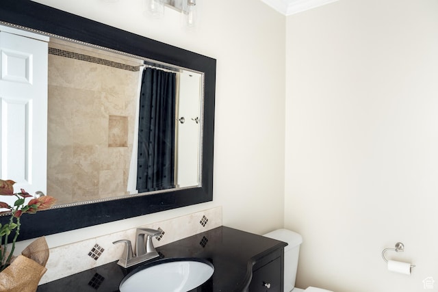 3551 S Huntington Dr, Bountiful, UT 84010 - full bathroom featuring crown molding, a shower with shower curtain, and vanity