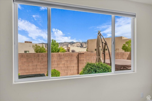 1472 W Pocket Mesa Dr, St George, UT 84770 - interior space featuring a mountain view