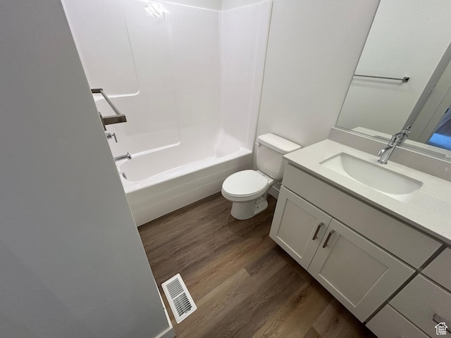 669 W 575 N Unit 552, Smithfield, UT 84335 - full bath with wood finished floors, vanity, and  shower combination