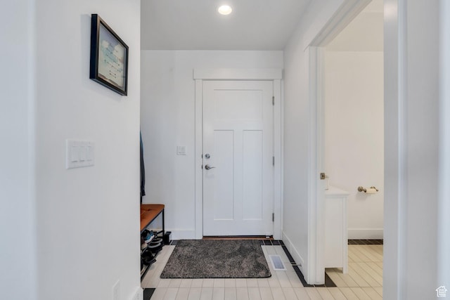 766 S Aspen Cir, Provo, UT 84606 - tiled foyer entrance featuring baseboards and recessed lighting