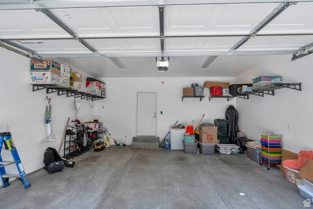 766 S Aspen Cir, Provo, UT 84606 - garage with a garage door opener