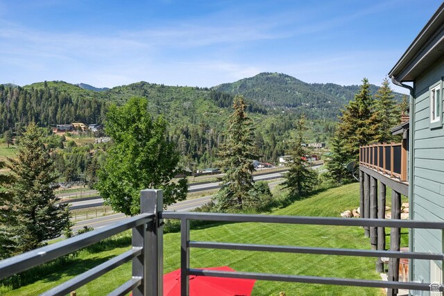 3922 View Pointe Dr, Park City, UT 84098 - view of mountain background with a forest