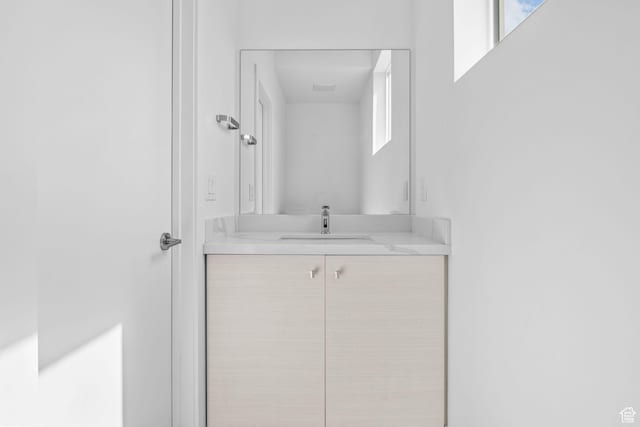 1046 W Albion Meadow Way, Bluffdale, UT 84065 - bathroom featuring vanity