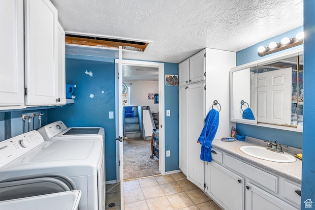 462 E 370 N, Delta, UT 84624 - laundry area with washing machine and clothes dryer, cabinet space, and a textured ceiling