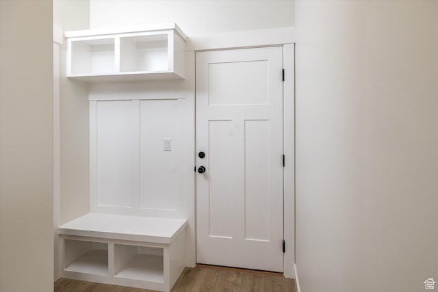 156 N Sherwood Dr, Providence, UT 84332 - mudroom featuring light wood-style floors