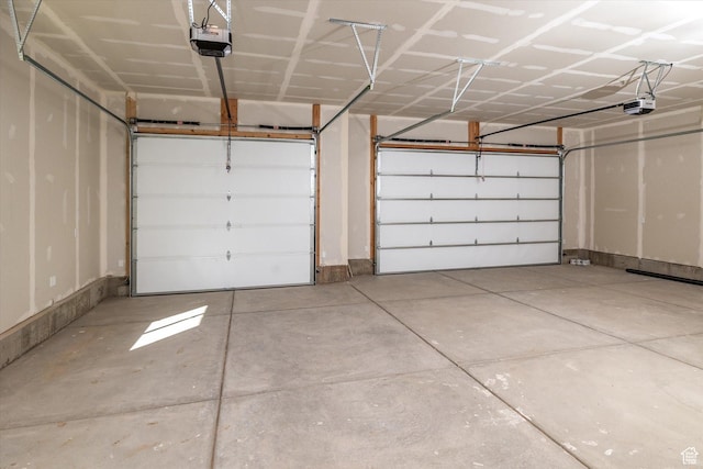 156 N Sherwood Dr, Providence, UT 84332 - garage with a garage door opener