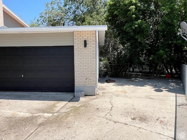 1569 E Boysenberry Cir S, Sandy, UT 84093 - garage with driveway