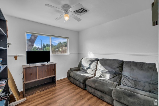 726 N Valley View Dr E, St George, UT 84770 - living area featuring wood finished floors and a ceiling fan