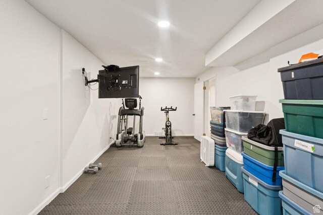 1537 N Sweetwater Ln, Farmington, UT 84025 - workout area featuring recessed lighting and carpet flooring