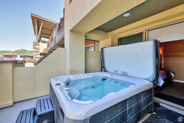 6169 E Park Ln S Unit 30, Park City, UT 84098 - view of patio featuring a hot tub