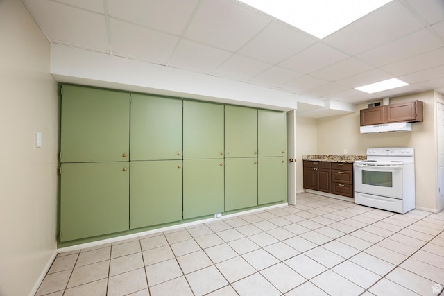 32 S Smokey Ln, Emigration Canyon, UT 84108 - kitchen with electric stove, under cabinet range hood, a drop ceiling, green cabinetry, and light countertops