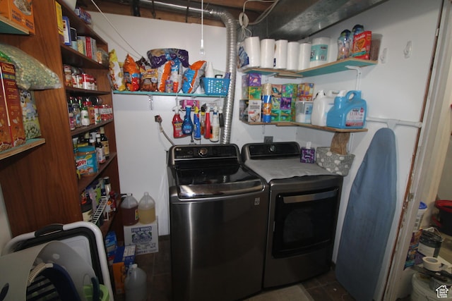 423 W 180 N, Clearfield, UT 84015 - laundry room with washing machine and clothes dryer and tile patterned flooring