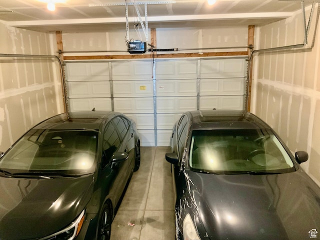 2953 W Ezra Dr, Cedar City, UT 84720 - garage featuring a garage door opener