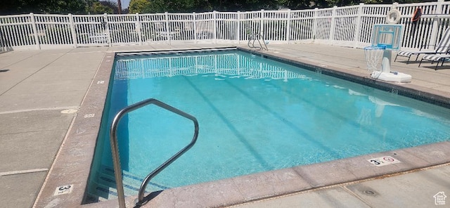 10056 S Remembrance Ln, South Jordan, UT 84095 - community pool with a patio area