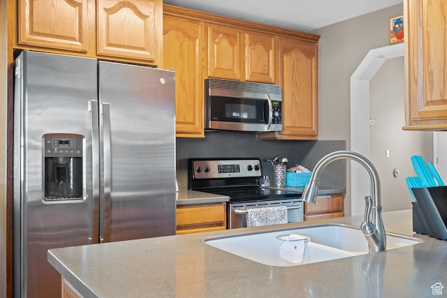 790 E 5300 S, South Ogden, UT 84405 - kitchen with appliances with stainless steel finishes and a sink