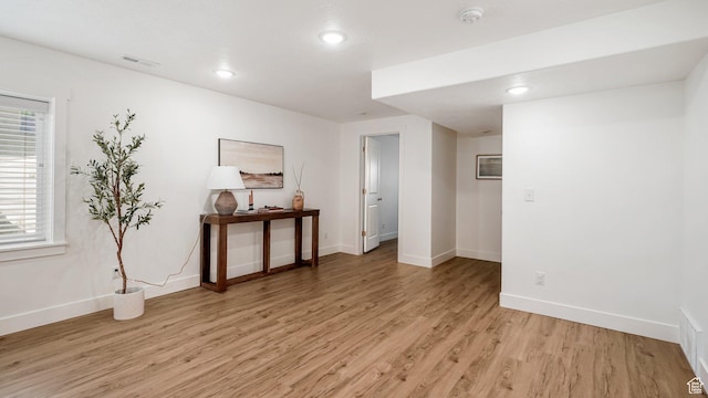 950 N 90 W, Santaquin, UT 84655 - empty room featuring a smoke detector, light wood-type flooring, and recessed lighting