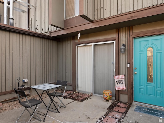 5423 S Tonalea Dr, Murray, UT 84107 - entrance to property with a patio