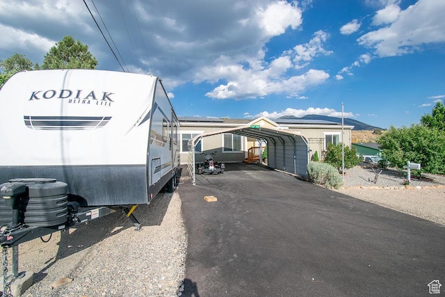 305 S Sheridan St, Stockton, UT 84071 - view of asphalt driveway