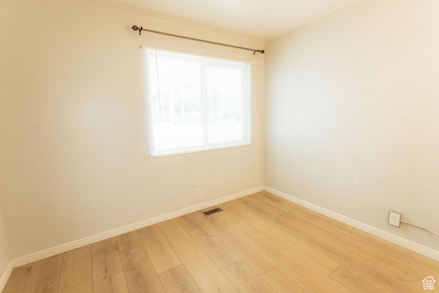 571 E Center St, Kaysville, UT 84037 - empty room featuring light wood-style flooring