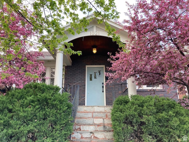 1021 E 800 S, Salt Lake City, UT 84102 - property entrance with brick siding