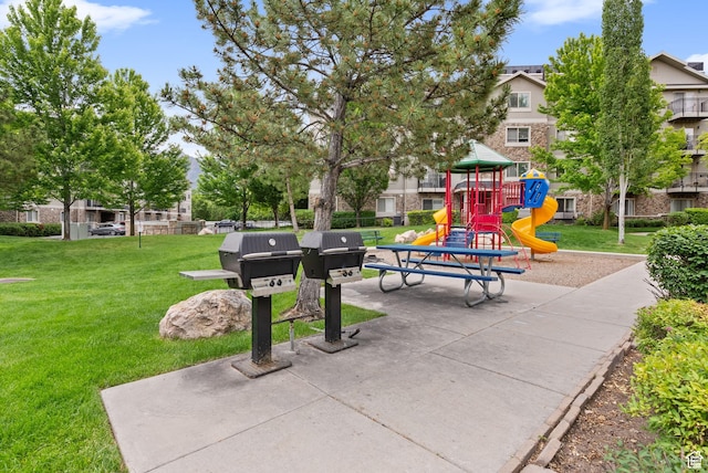 1205 E Privet Dr S Unit 101, Cottonwood Heights, UT 84121 - view of community with a yard