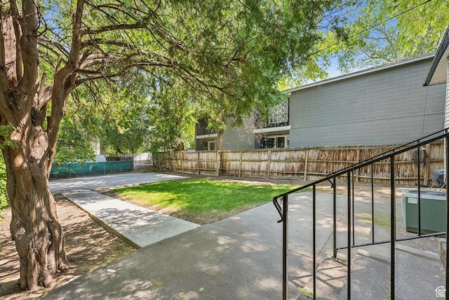 921 E 800 S, Salt Lake City, UT 84102 - fenced yard with a patio