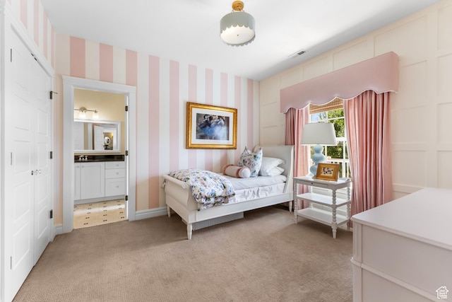 1254 W 475 S, Farmington, UT 84025 - bedroom with light carpet, wallpapered walls, and ensuite bath