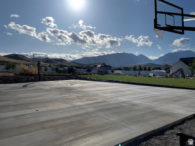 70 W 1790 N, Genola, UT 84655 - view of sport court featuring community basketball court and a mountain view