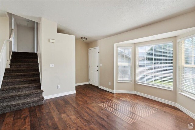 909 N White Pine Dr E, Tooele, UT 84074