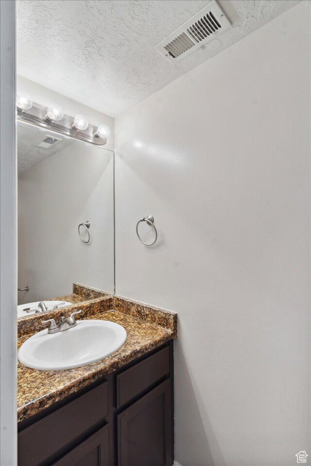 909 N White Pine Dr E, Tooele, UT 84074