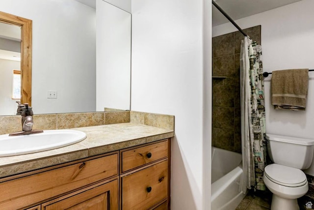 8437 Pointe Dr, Park City, UT 84098 - full bath featuring vanity, shower / bath combo with shower curtain, and tile patterned floors