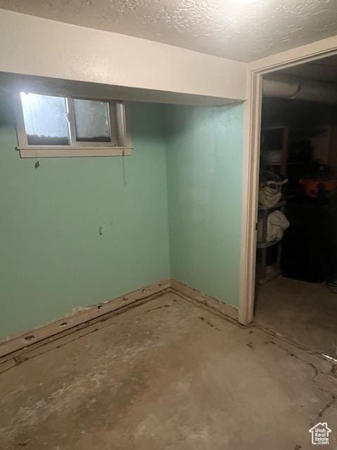 210 W 100 S, Centerfield, UT 84622 - finished below grade area with a textured ceiling