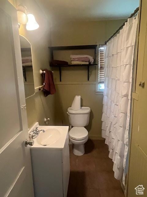 210 W 100 S, Centerfield, UT 84622 - full bath with vanity, tile patterned flooring, and curtained shower