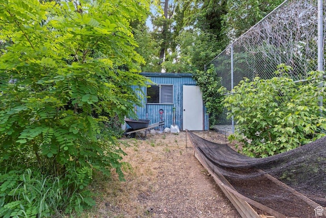 4560 S Wallace Ln, Holladay, UT 84117 - view of yard featuring a storage shed