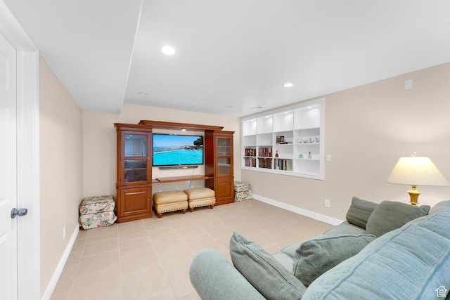 328 S 1060 E, Santaquin, UT 84655 - tiled living area featuring baseboards and recessed lighting