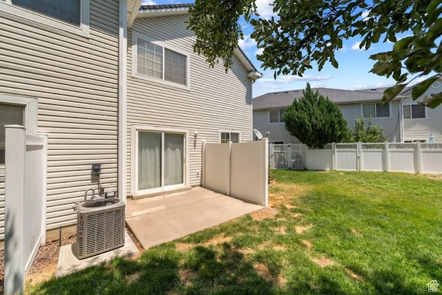 1021 Sara Ln, Ogden, UT 84404 - view of yard featuring a patio area