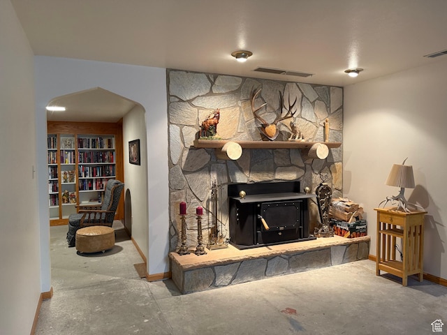 1177 W 2060 N, Helper, UT 84526 - living area with arched walkways and baseboards