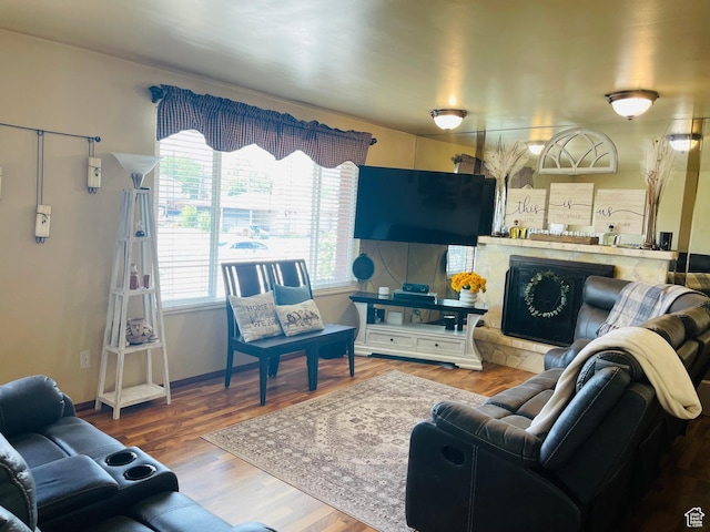 1086 W Wenco Dr S, Salt Lake City, UT 84104 - living area featuring wood finished floors