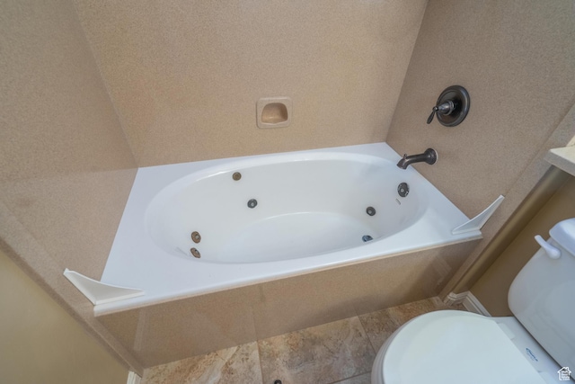 1410 W Ambassador Dr, St George, UT 84790 - bathroom with a whirlpool tub and toilet