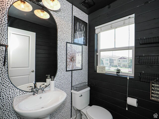 1051 W Narrows Ln S, Bluffdale, UT 84065 - bathroom with wooden walls