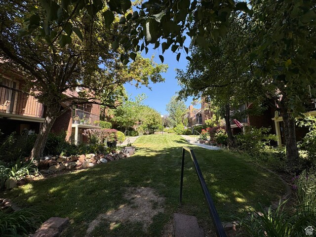 8158 S Cottonwood Hills Cir, Sandy, UT 84094 - view of grassy yard