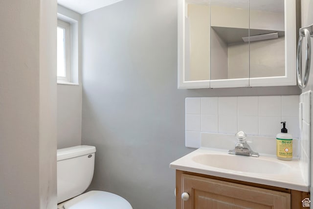 2922 E Hillsden Dr, Holladay, UT 84117 - bathroom with tasteful backsplash and vanity